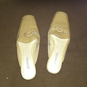 St John's Bay slide on loafer size 8M